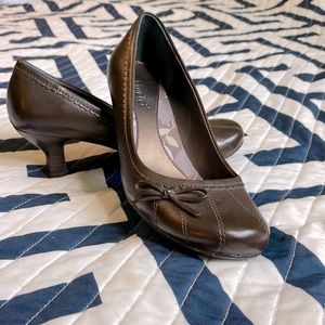 Vintage Look Brown Mudd Noel Heels